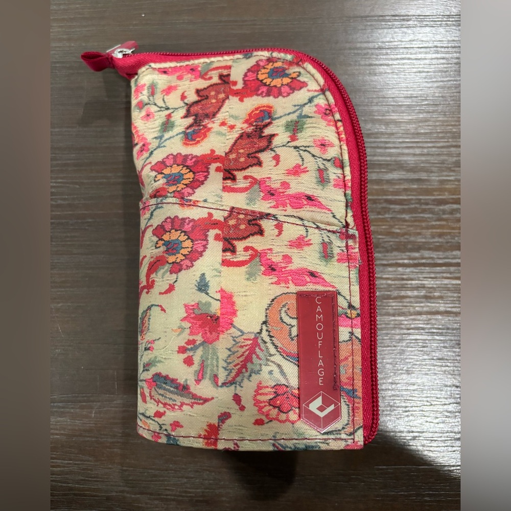 NWOT The Camouflage Company Deep Pink Mini Pouch!